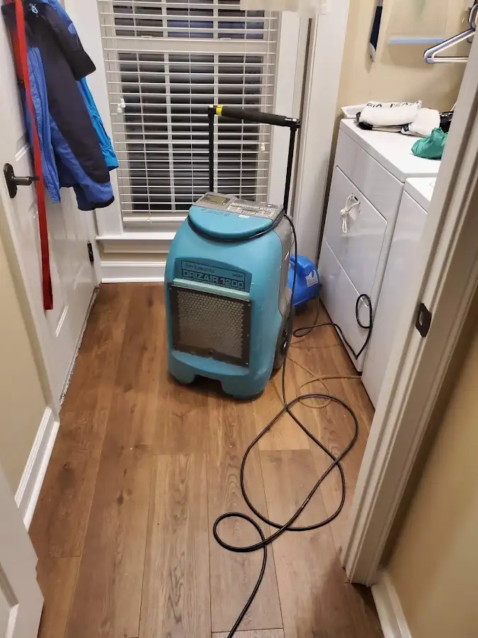 Commercial dehumidifier deployed for Flood Damage Cleanup in Edgewood